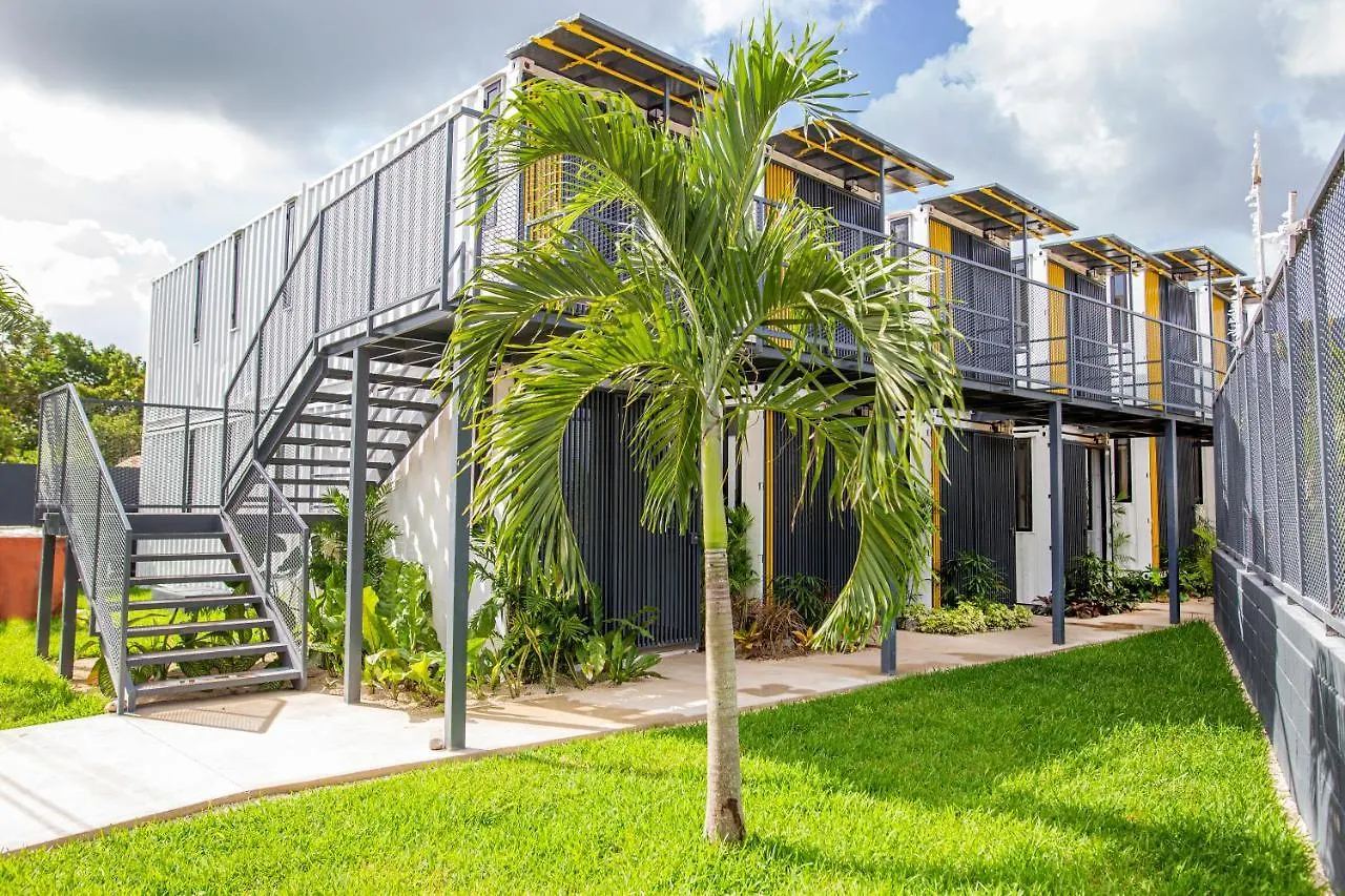Containers Bacalar Aparthotel