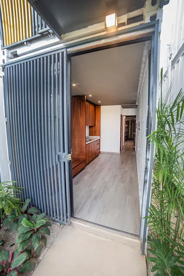 Containers Bacalar Aparthotel 0*,