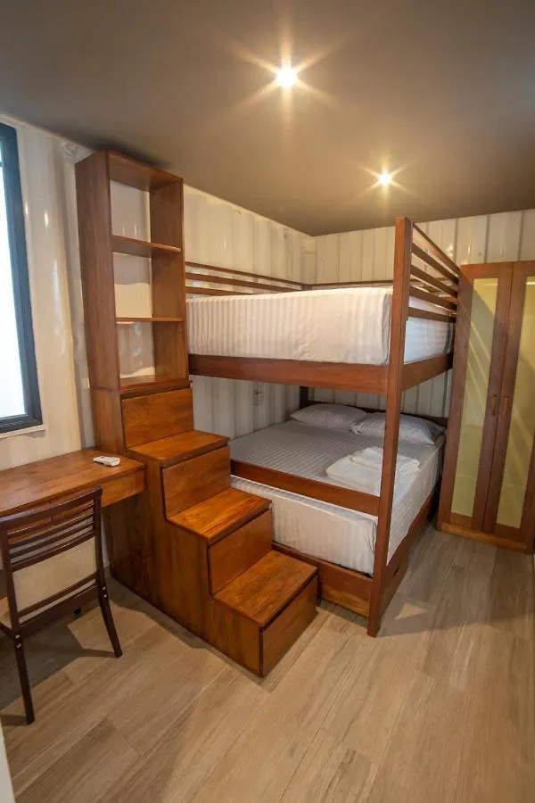 Containers Bacalar Aparthotel