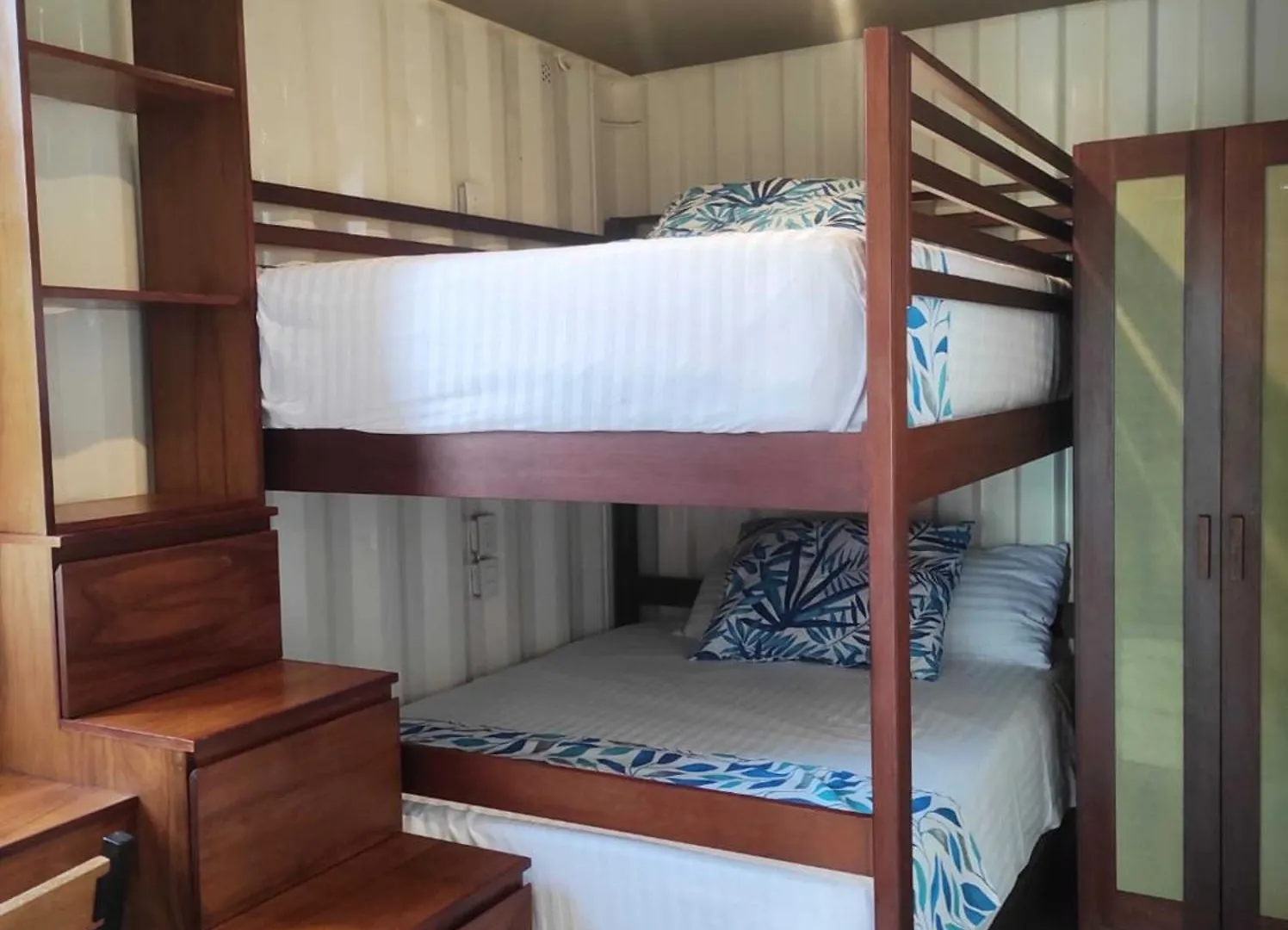 Containers Bacalar Aparthotel