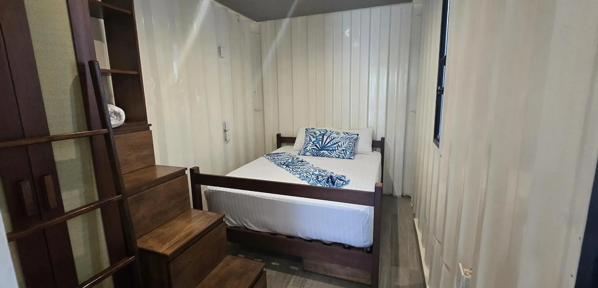 Containers Bacalar Aparthotel