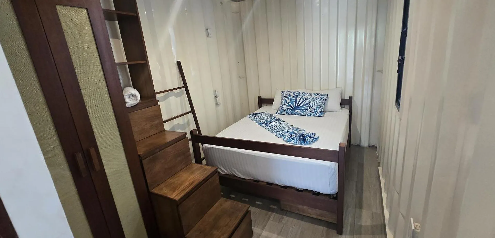 Containers Bacalar Aparthotel